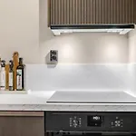 Arctic Lux With Sea & Mountain View Apartment *