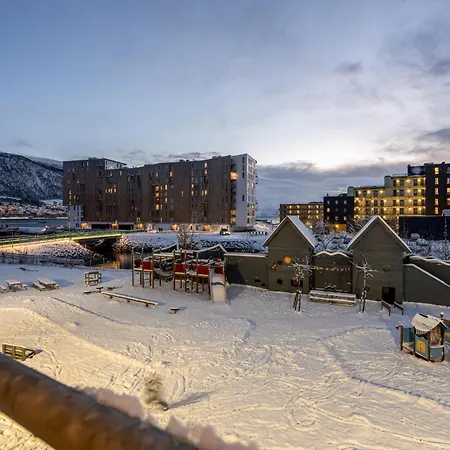 Arctic Lux With Sea & Mountain View Apartment