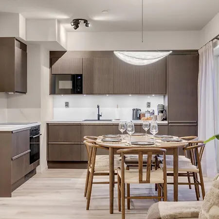 Arctic Lux With Sea & Mountain View *