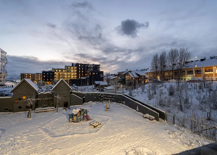 דירה Arctic Lux With Sea & Mountain View *