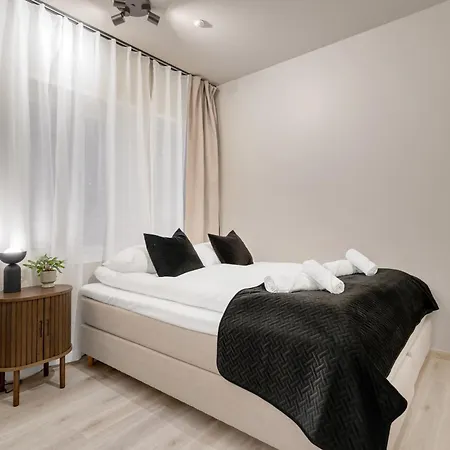 Arctic Lux With Sea & Mountain View Apartamento *
